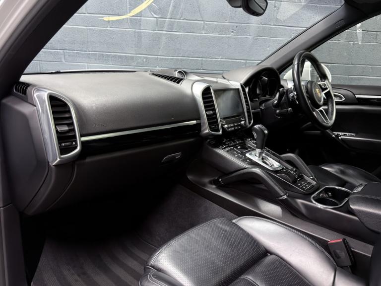 PORSCHE CAYENNE 3.0 V6 E-Hybrid S Platinum Edition 2017