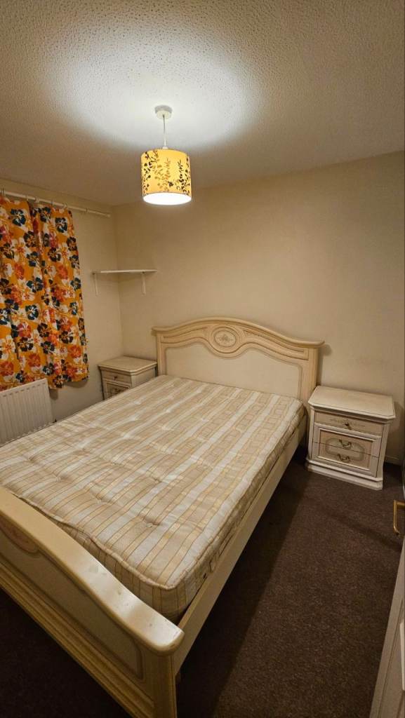 3 wooden nightstands with mirror and doeble bed 170 cm in weights 