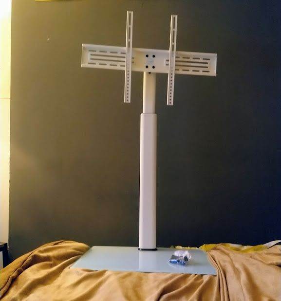 FITUEYES TV Stand with Tempered Glass Base