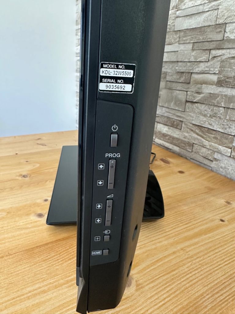 32 inch Sony TV - Ideal for kids room