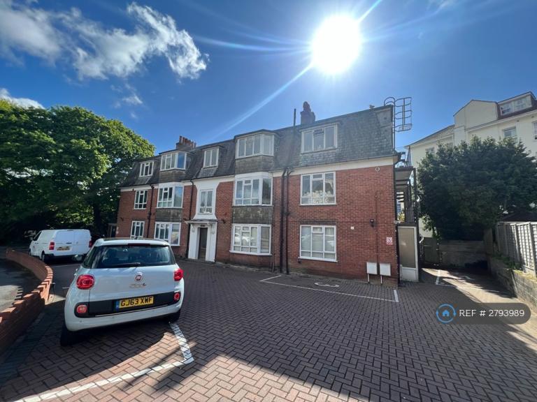 3 bedroom flat in Exeter Park Mansions, Bournemouth, BH2 (3 bed) (#2793989)