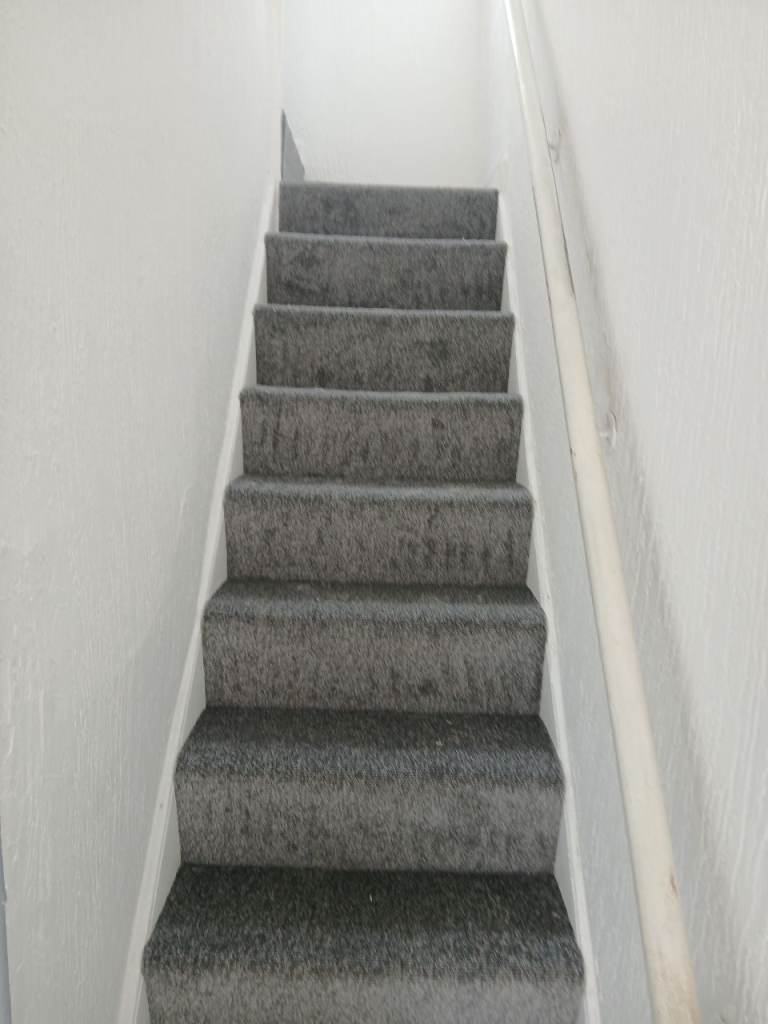 Three Bedrooms unfurnished house to let 