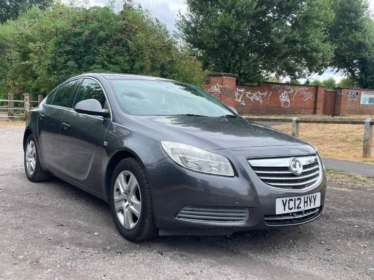 Vauxhall Insignia Exclusiv 1.8 Petrol - 2012 - Manual - MOT