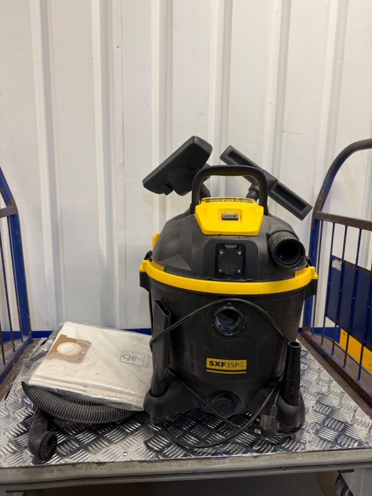 Stanley FATMAX 35L Wet & Dry Vacuum 1600W + Spare Bags