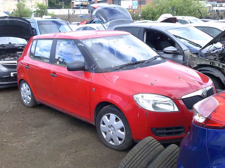 breaking for spares skoda fabia 2009 1.2 p