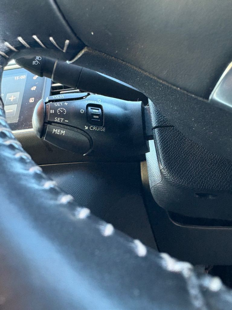 Peugeot 308 Hatchback 2016, Blue HDI NAV