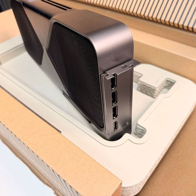32gb Nvidia RTX 5090 Founder Edition - With Box, Cash On Collection ...
