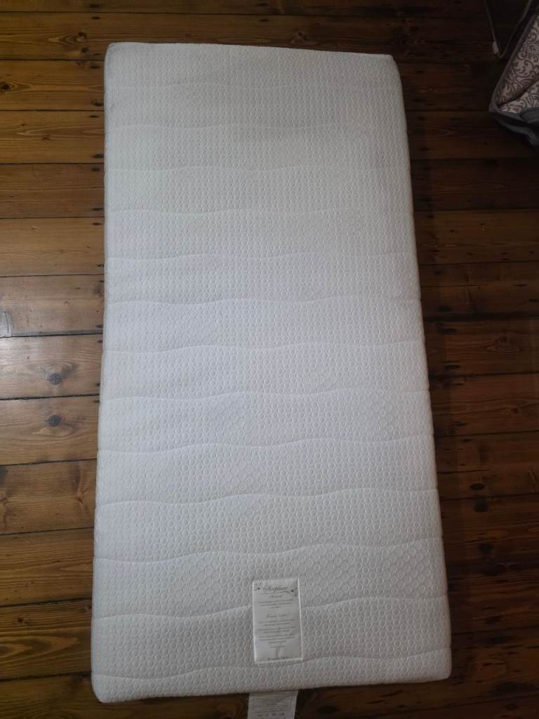 (Large) Cot Mattress (Sleepluxe Aeromesh, with micropockets, used) 138 x 68mm (approx)