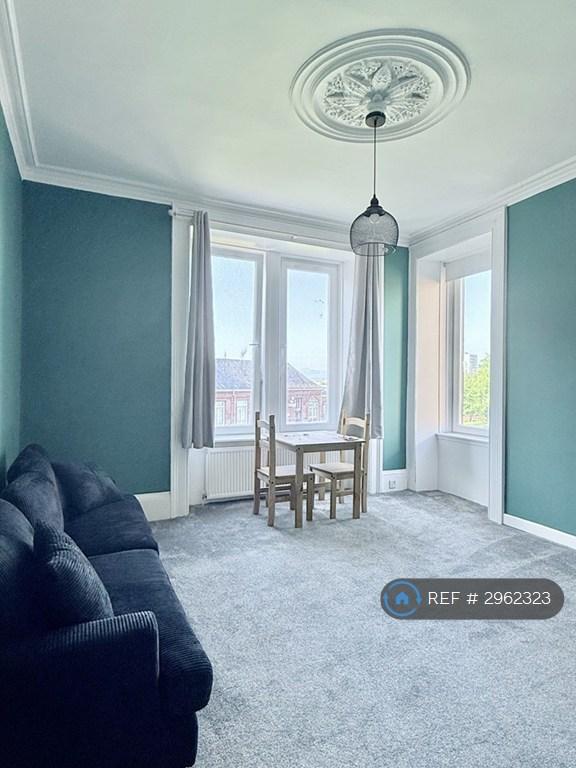 1 bedroom flat in Roxburgh St, Greenock, PA15 (1 bed) (#2962323)