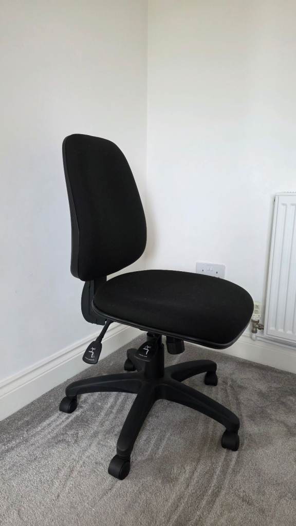 Black office chair 