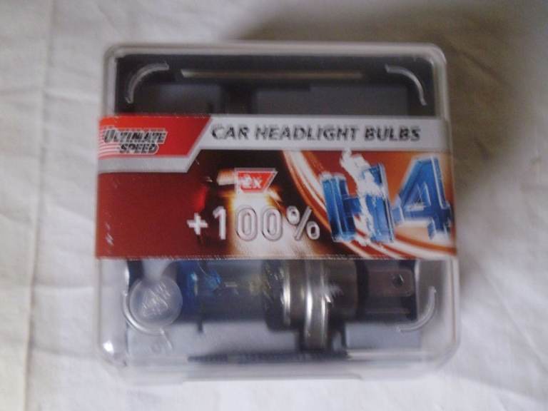 PAIR OF NEW ULTIMATE SPEED H4 HALOGEN HEADLIGHT BULBS