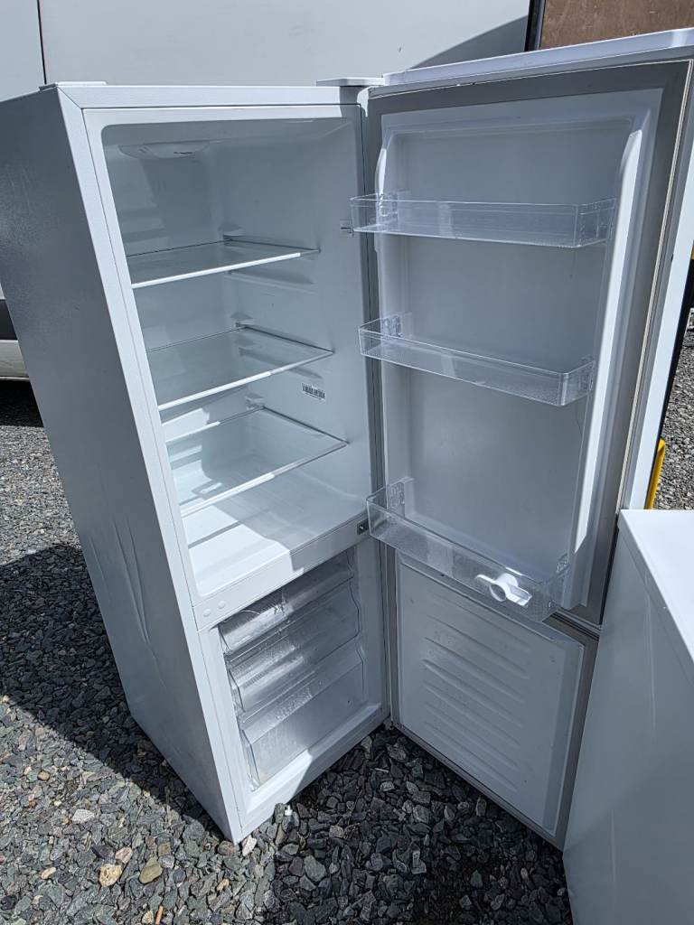 Small fridge freezer 