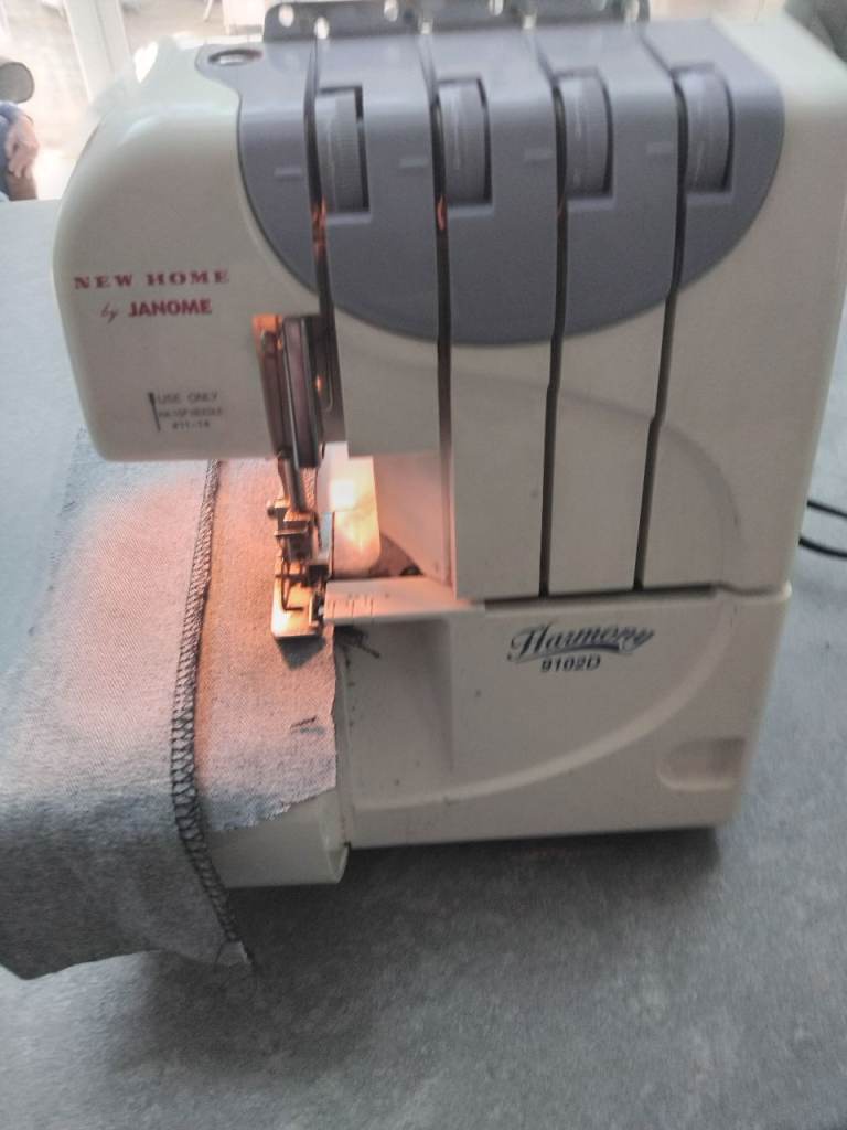 Janome overlock machine 