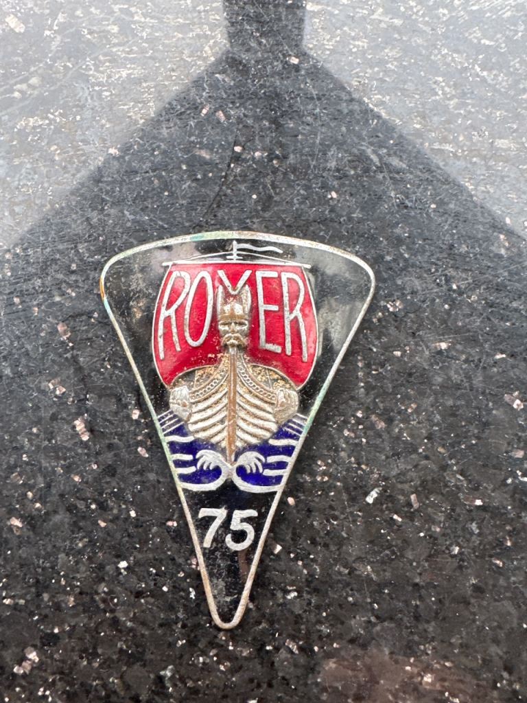 Old Rover 75 car badge
