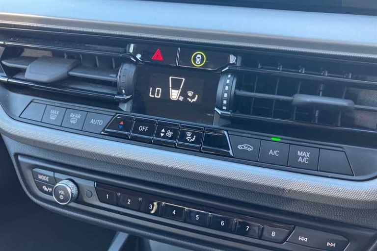 2022 BMW 1 Series 118i [136] SE 5dr [Live Cockpit Professional] HATCHBACK PETROL Manual