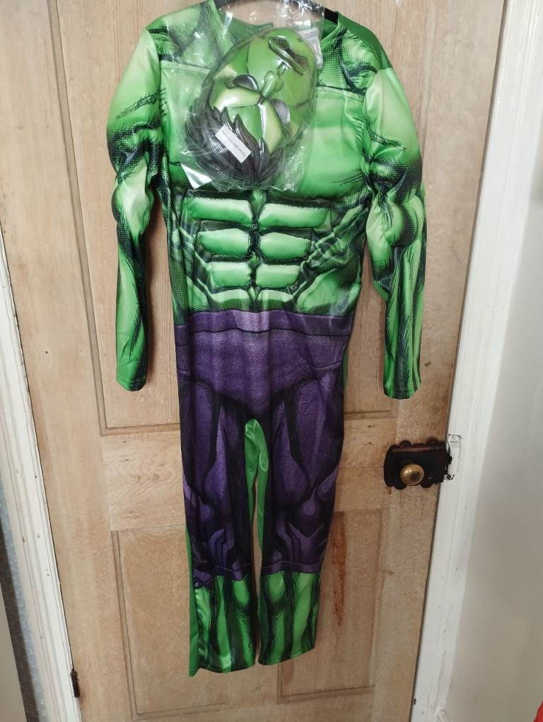Hulk outfit age 9 -10 BNWT