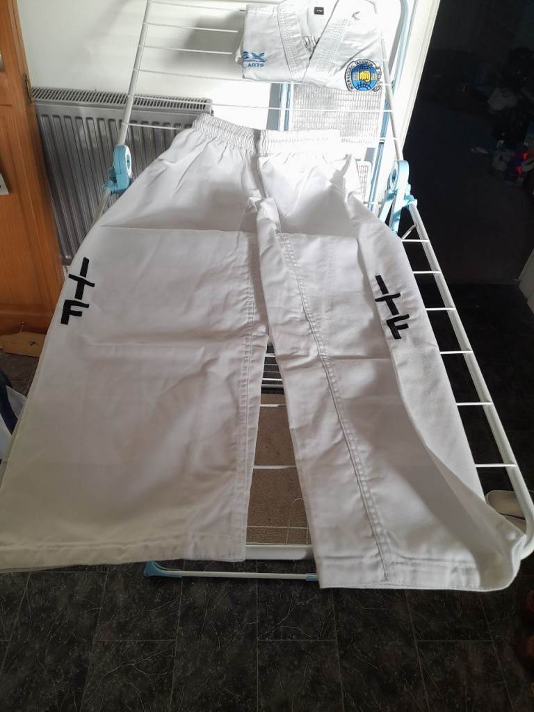 TSX ITF TaeKwonDo white Gi/Dobok 160 cm tall martial arts two piece uniform
