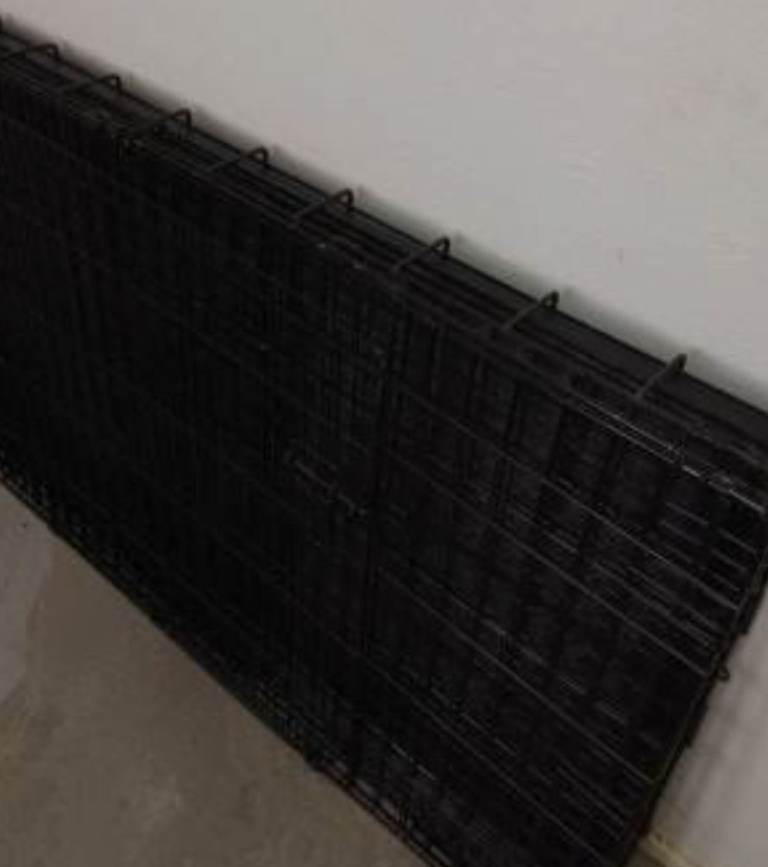 Dog crate large 
