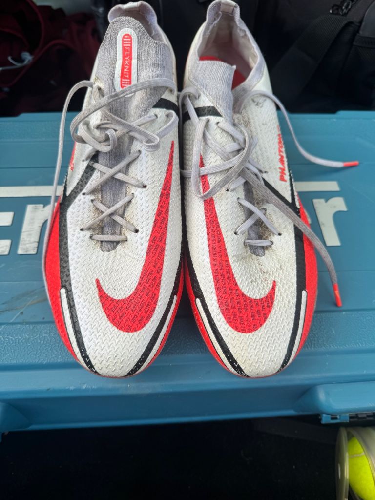 Men’s Nike elite hyper venom football boots size 11