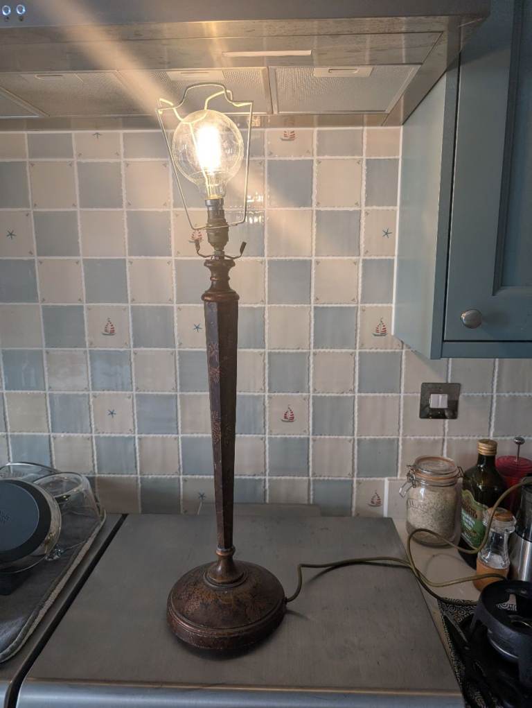 Vintage metal Table Lamp – Good Condition