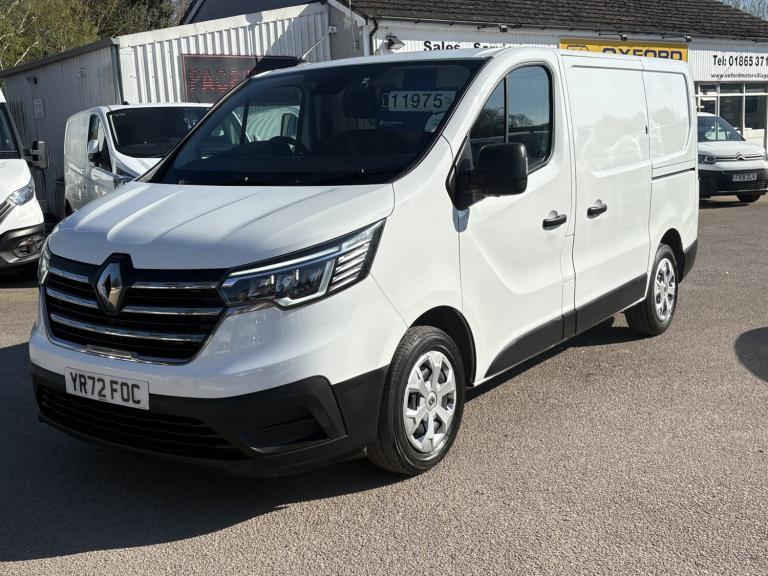 RENAULT TRAFIC 2.0 SL28 Blue dCi 130 Business+ +11975 Plus VAT+
