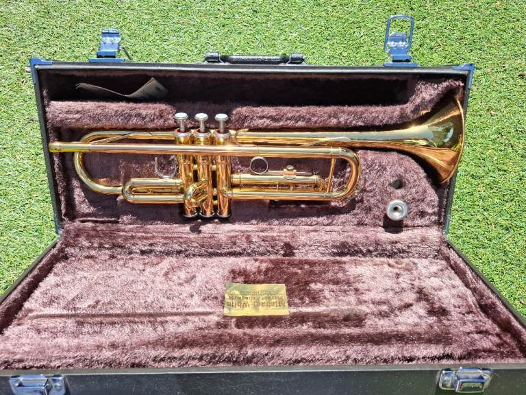 Yamaha Trumpet YTR2335 