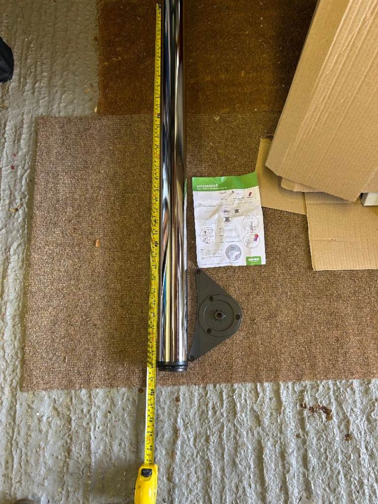 Kitchen worktop chrome metal leg and fixing.- 38 cm long