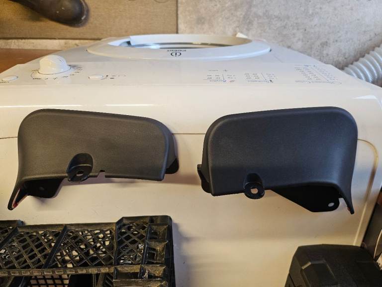 Ford Kuga Genuine Front and Rear mudflaps