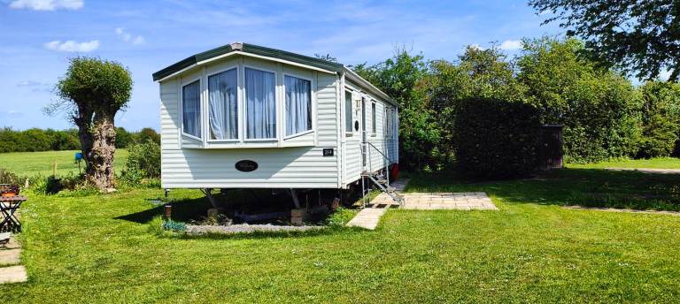 2008 Willerby Leven Holiday Caravan For Sale on Beautiful Riverside Park Oxfordshire