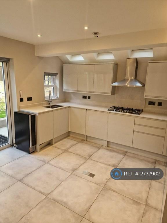 1 bedroom in Rosebury Road, London, SW6 (#2737902)