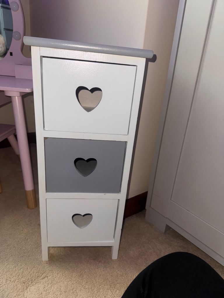 Small heart drawers  