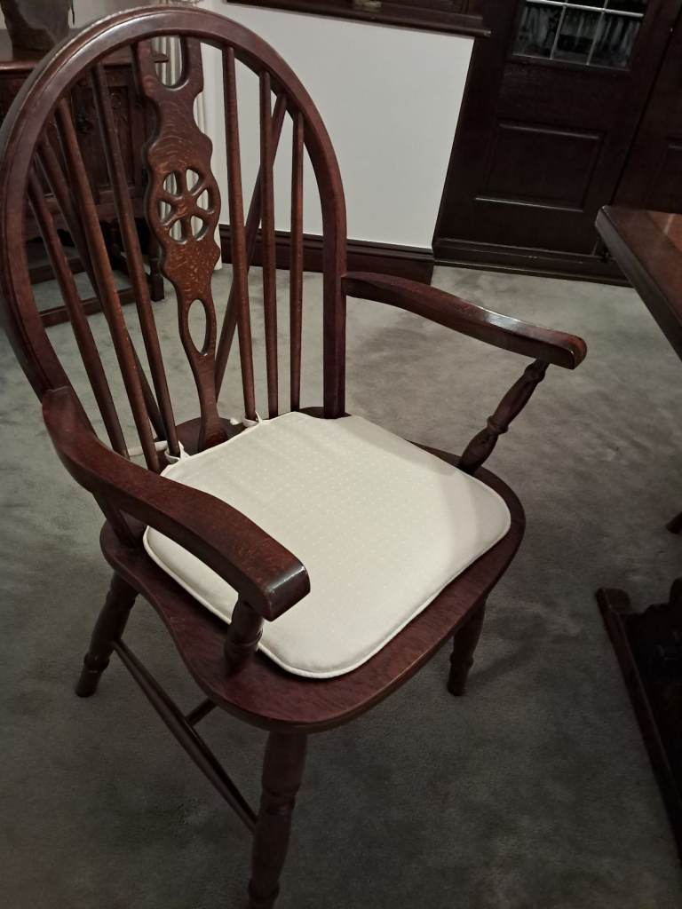 Hard Wood Dining Room Table And Chairs 