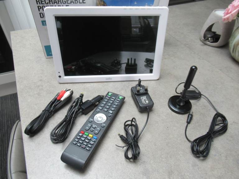 CELLO RECHARGEABLE PORTABLE 12" 12v TV - HOME, CAMPER, CARAVAN