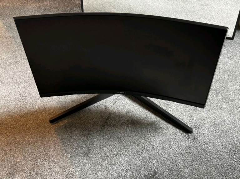 Samsung Odyssey G5 27" Curved VA LCD Gaming Monitor - Black