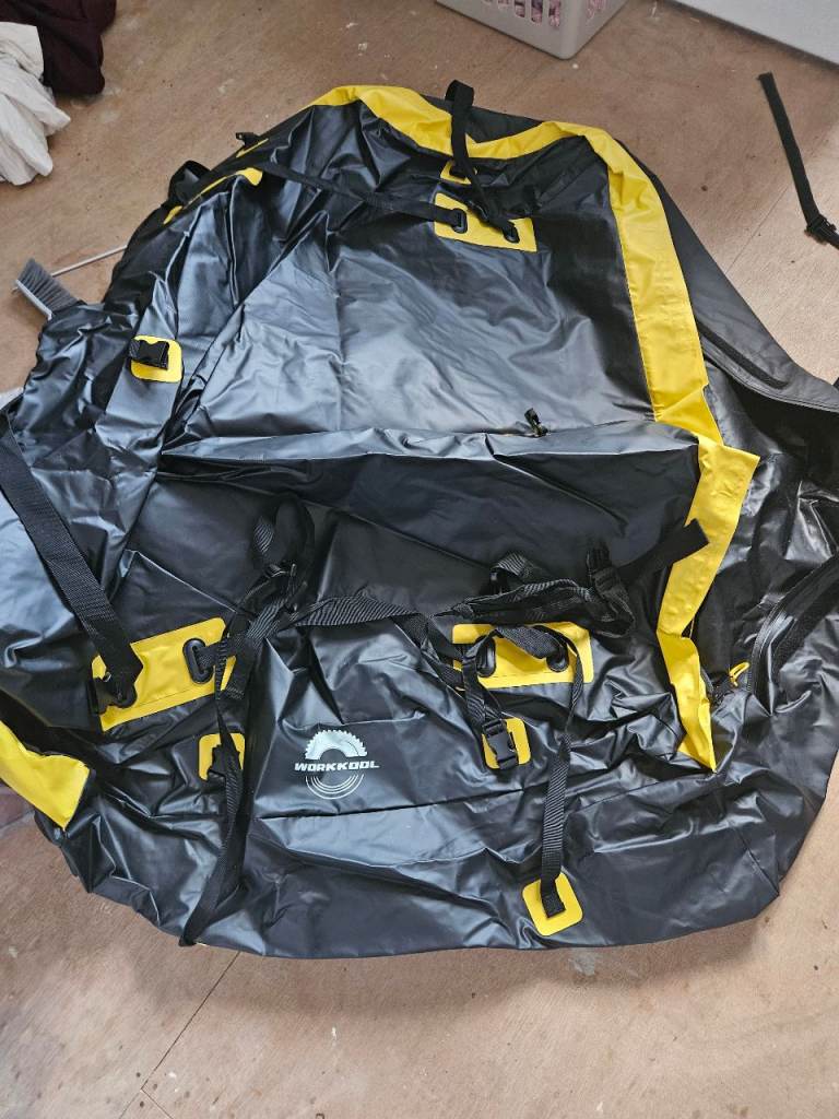 Rooftop cargo carrier 