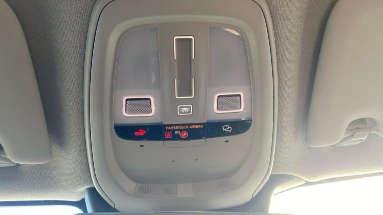 2024 Volvo XC40 2.0 B3 MHEV Ultra Bright SUV 5dr Petrol Hybrid DCT Auto Euro 6 (s/s) (163 p ESTAT...