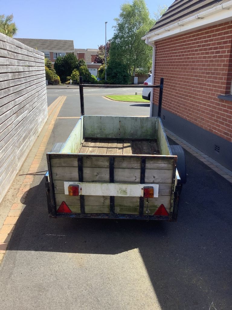 2 WHEEL TRAILER FOR SALE £100 ono.
