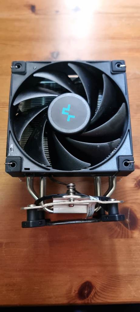 DeepCool CPU Cooler with Fan – Good Condition