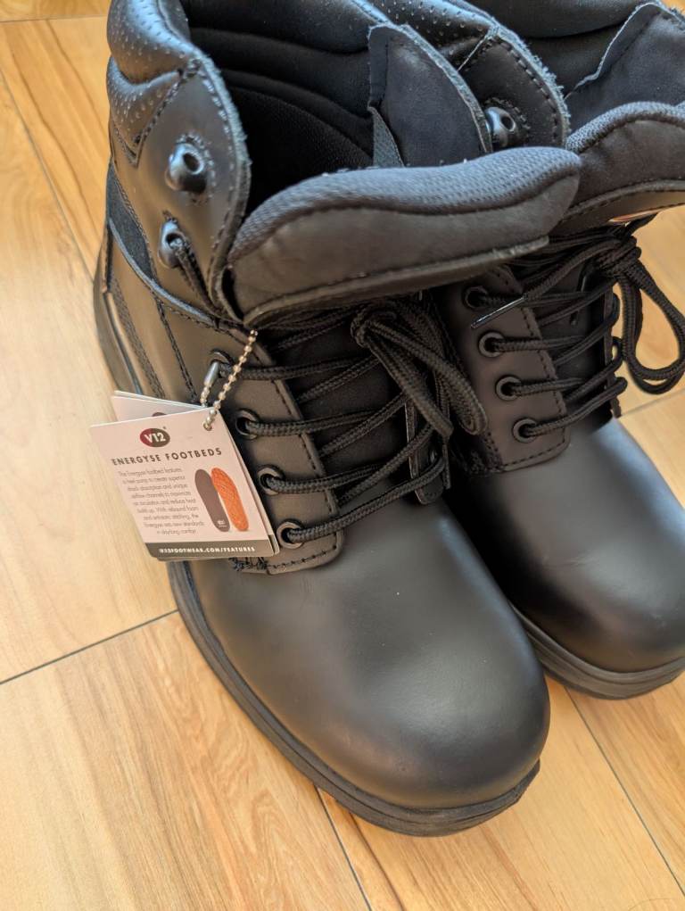 New safety footwear V12 Footwear, VR600.01 Bison IGS Safety Derby Boot, Size 8 UK, Black