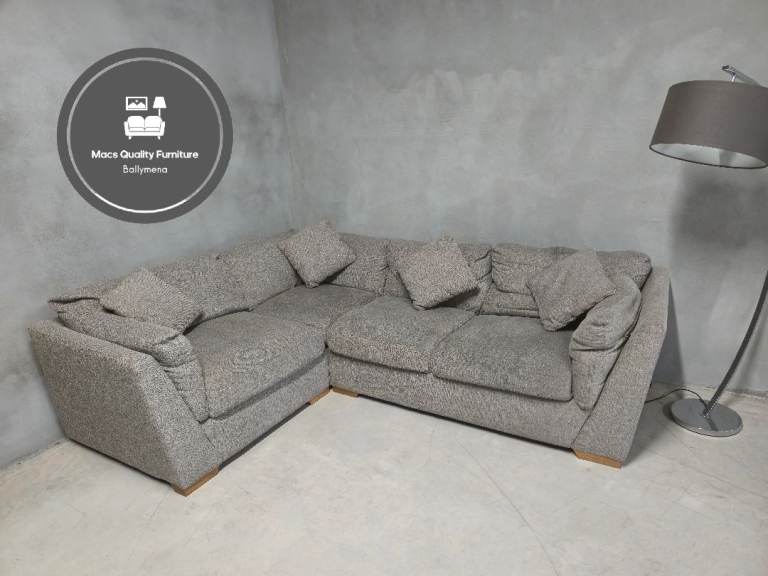 Beige Corner Sofa With Som'toile Pullout Bed 