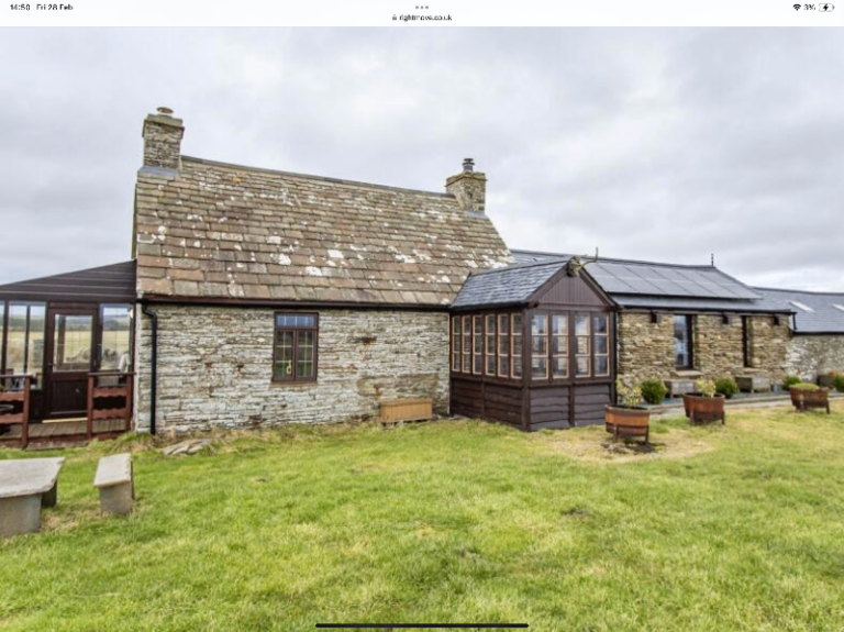 Two bedroom cottage in half acre on the Forss Riverbank. 2 bedroom. 