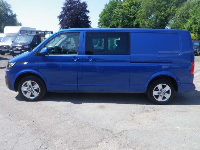 VOLKSWAGEN TRANSPORTER T32 2.0 TDI 150 Highline LWB KOMBI 2024