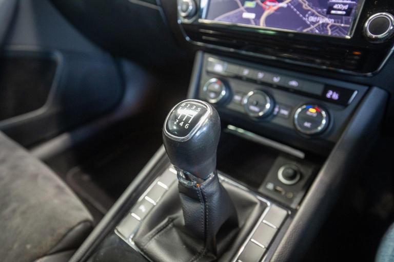 2016 Skoda Superb 2.0 TDI CR SE Technology 5dr ESTATE DIESEL Manual