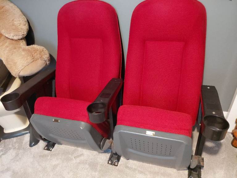 image for ** Runcorn cineworld cinema chairs & screen 3 star **