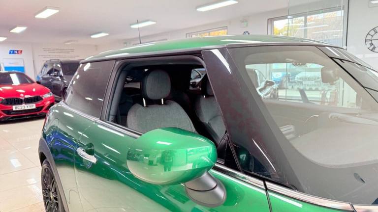 2021 MINI Electric Hatch Cooper SE 32.6kWh Level 2 Auto 3dr Hatchback ELECTRIC Automatic