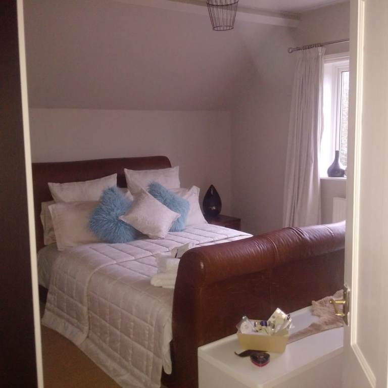 Kingsize Leather bed from The Vintage Tanning Company