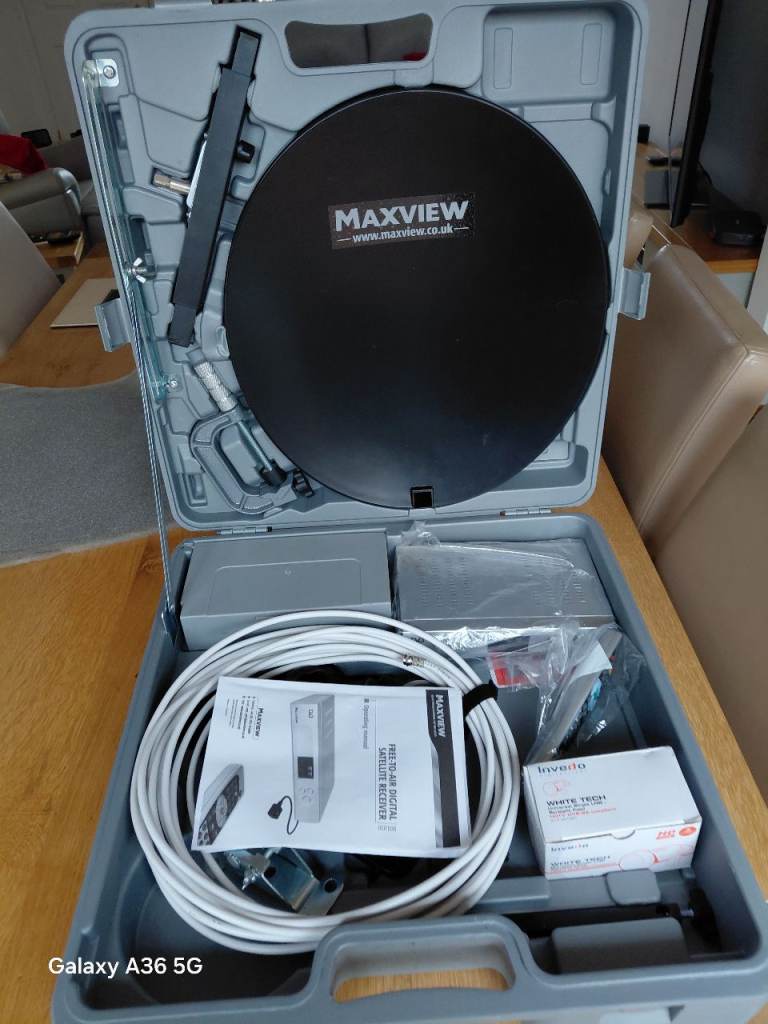 Maxview Omnisat 40 Camping Satellite Kit, very good condition, unused.