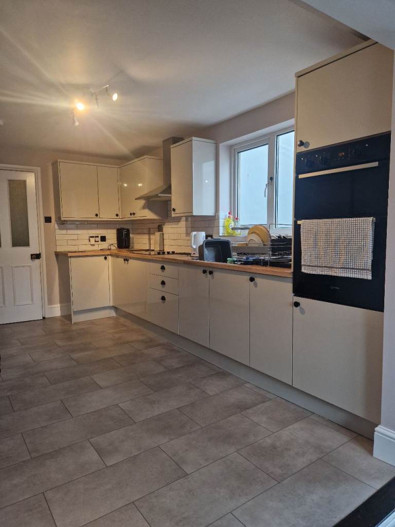 Avonmouth Village BS11 - House Share