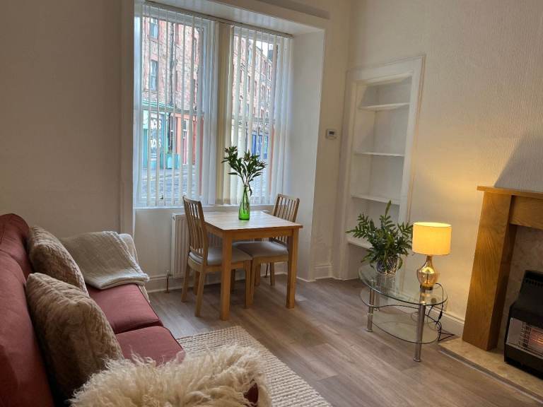 Fresh & Sunny Furnished One Bed Flat At The Shore/Leith, Edinburgh
