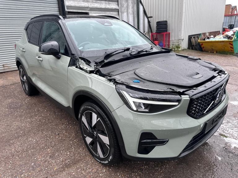 2024 73 REG VOLVO XC40 CORE RECHARGE ELECTRIC AUTO DAMAGED REPAIRABLE SALVAGE